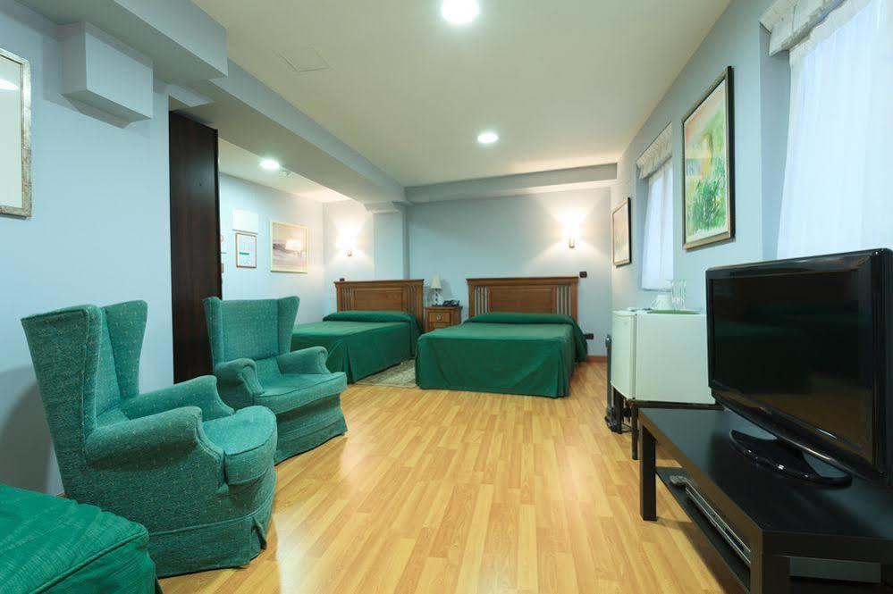 Pension Begona - Centro Ciudad Bilbao Luaran gambar